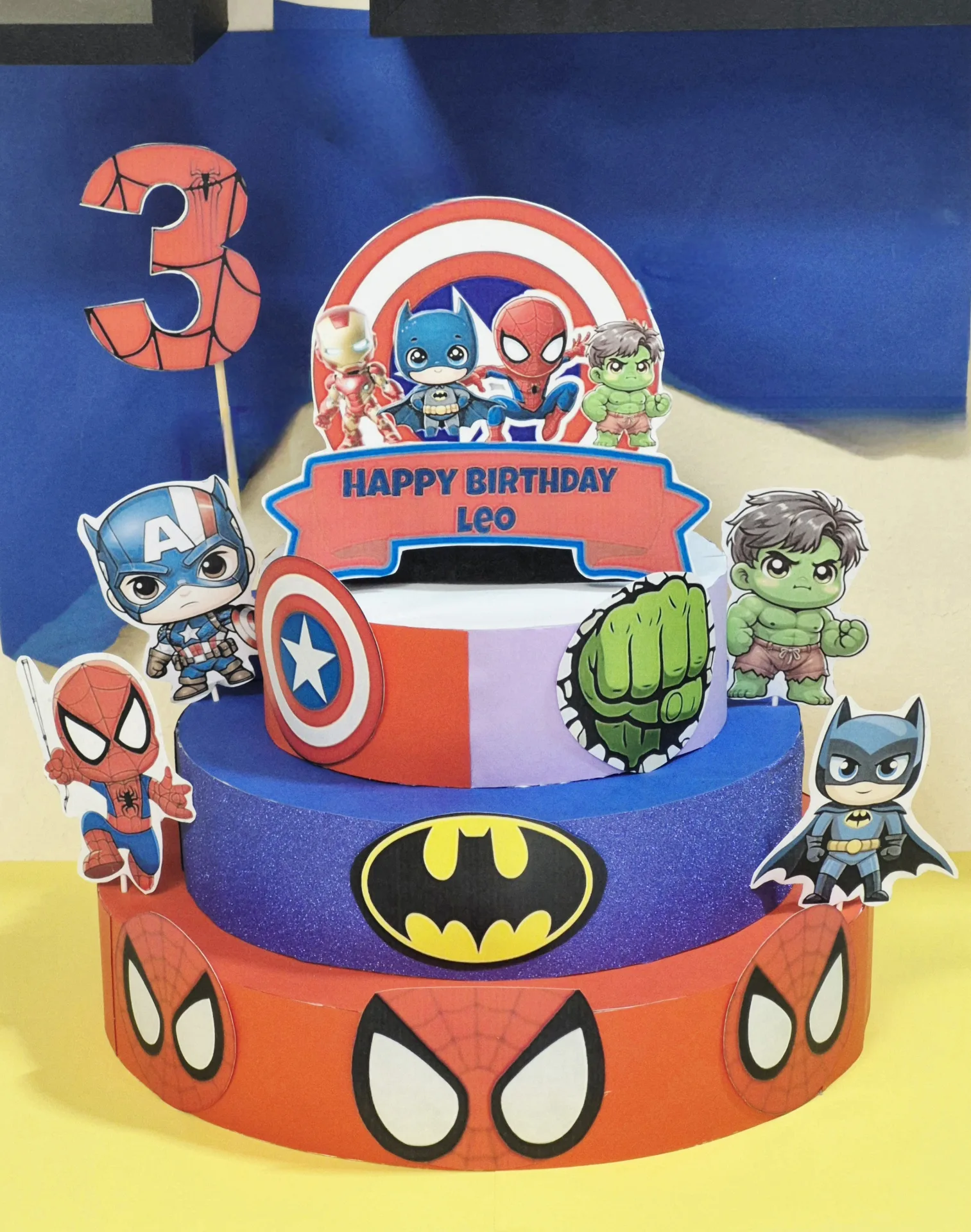 Torta finta tema Marvel/Avengers/Supereroi