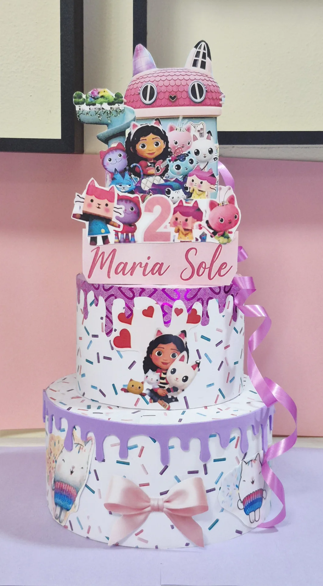 Torta scenografica tema Casa delle bambole di Gabby